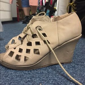 All size 8 heels/pumps